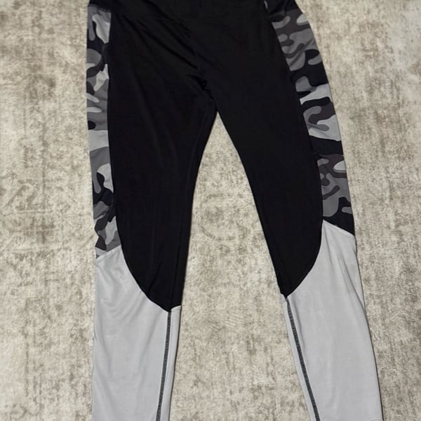 Reebok Women's One Series Elite Camo Compression Leggings AX8671