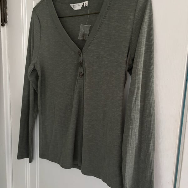 Candace Cameron Bure Long Sleeve Ribbed Henley Top Green Size Medium