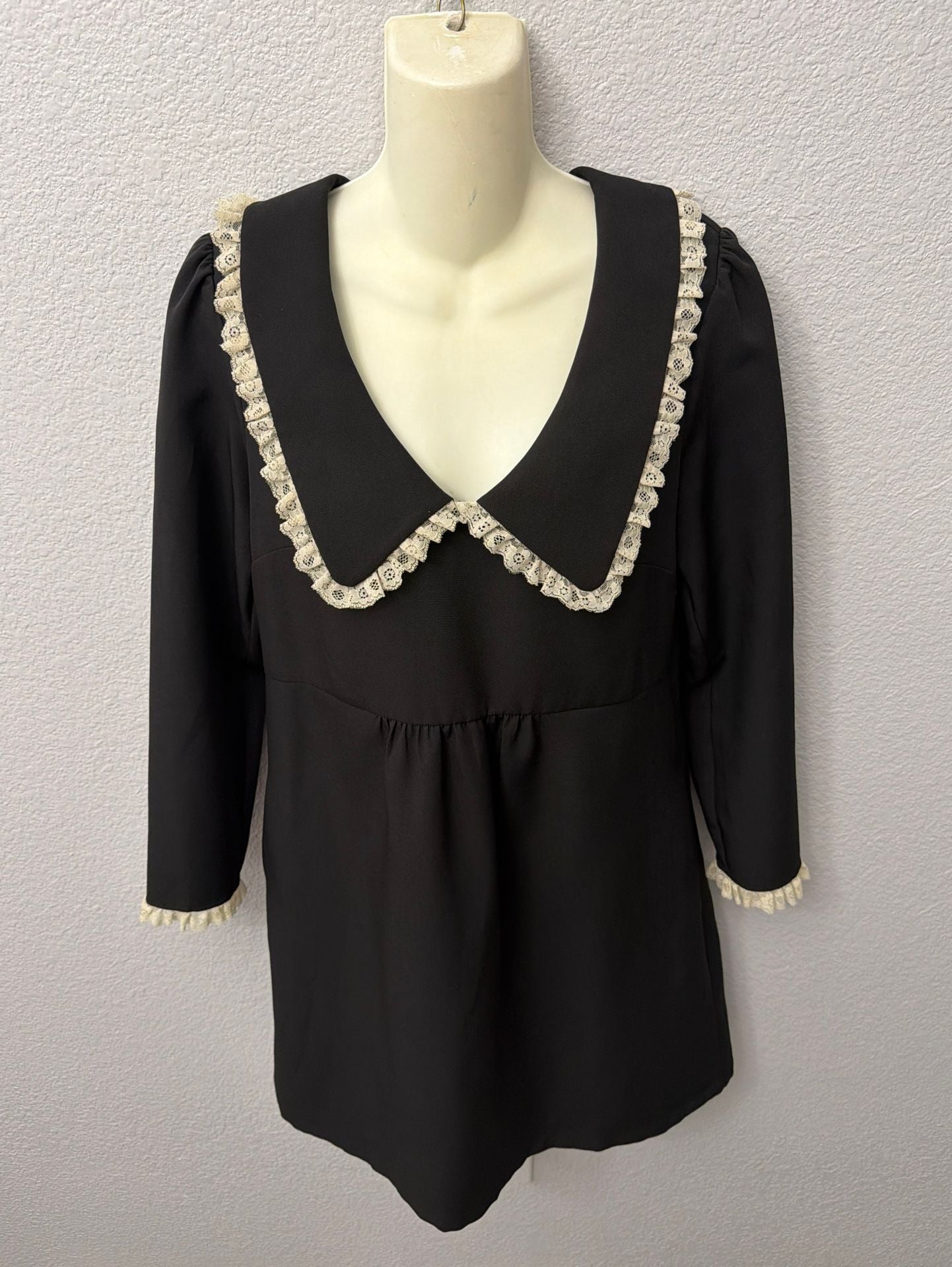 Tuckernuck Black Saxby Dress with Lace Pilgrim Collar Size S 6