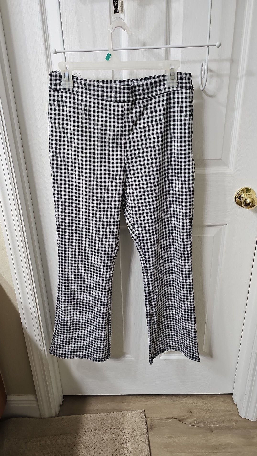 Forever 21 Black & White Gingham Kick Flare Ankle Pants 2