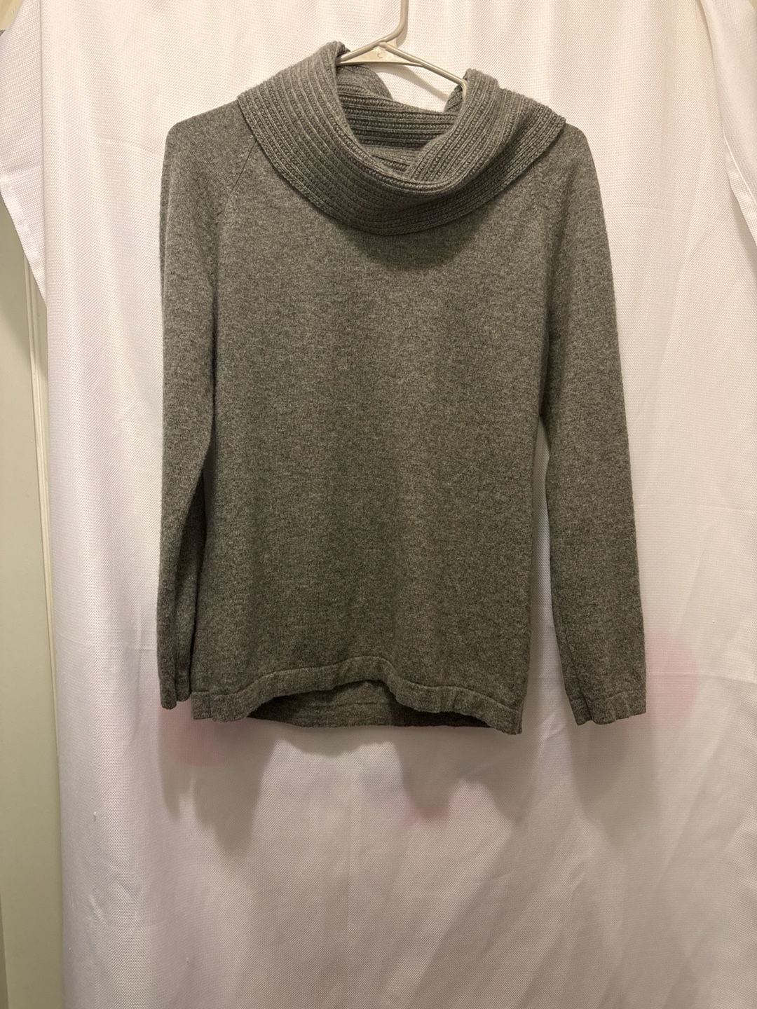 Jones New York Collection 100% Cashmere Grey Cowl Neck Sweater Size L Sweater 3
