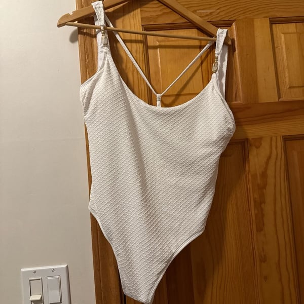 Cupshe Zesty White One-Piece Swimsuit with Bead Detail