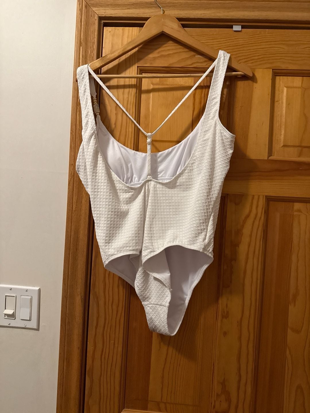 Cupshe Zesty White One-Piece Swimsuit with Bead Detail 3