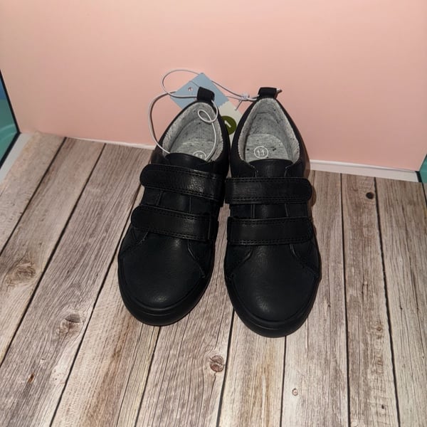 Cat & Jack Kids Parker Velcro Sneakers Black Size 11