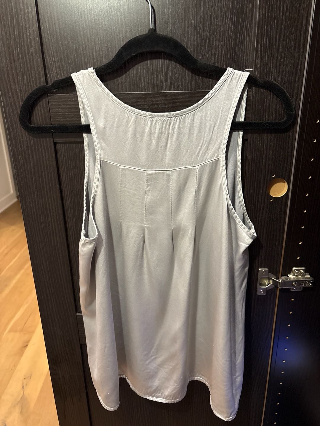PJ Harlow 2-Piece Satin Lounge Set Laura Tank and Jolie Capri Pants in Silver 5