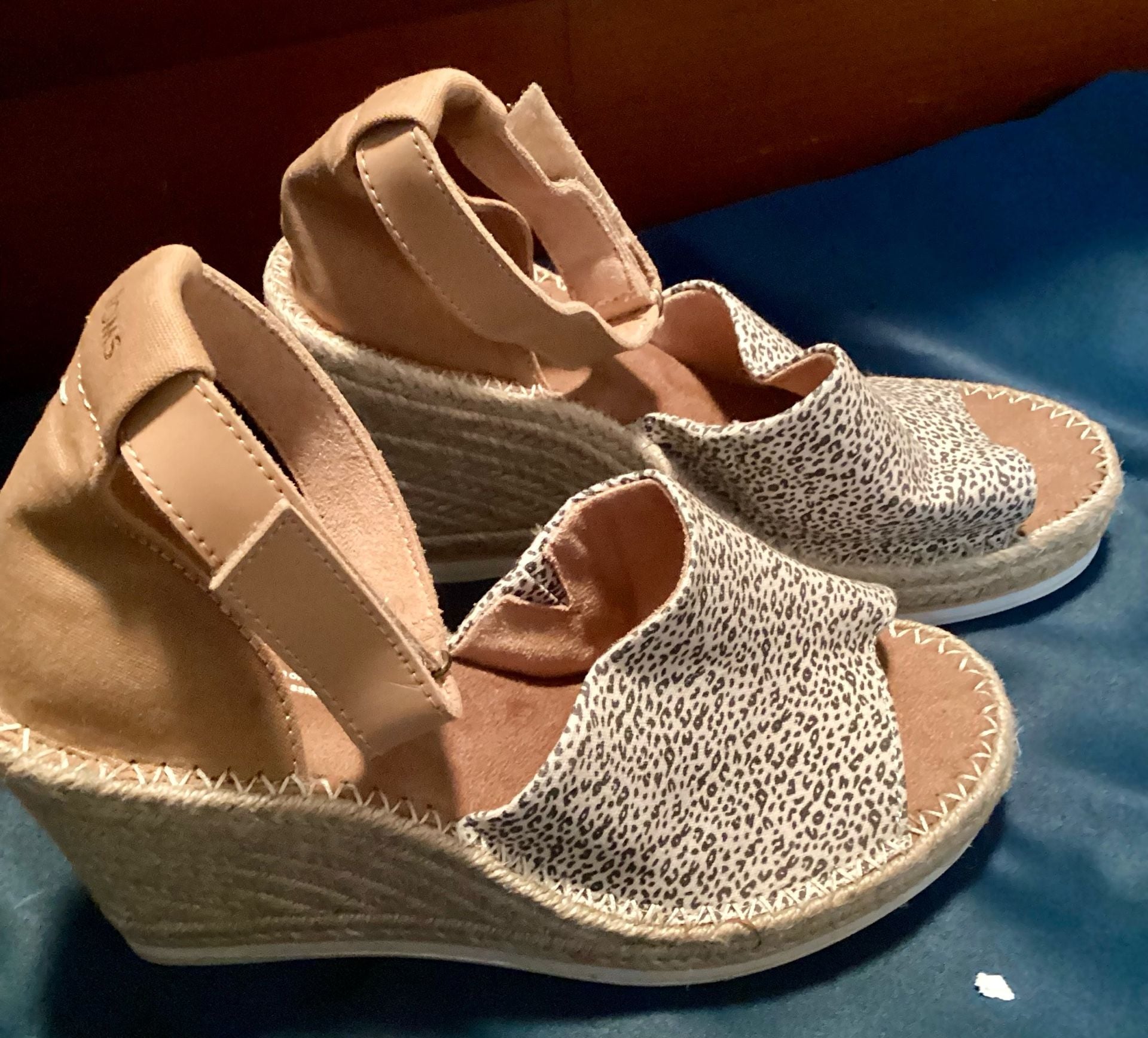 TOMS Monica Leopard Print Espadrille Wedge Sandals Size 6M 3