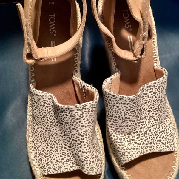 TOMS Monica Leopard Print Espadrille Wedge Sandals Size 6M