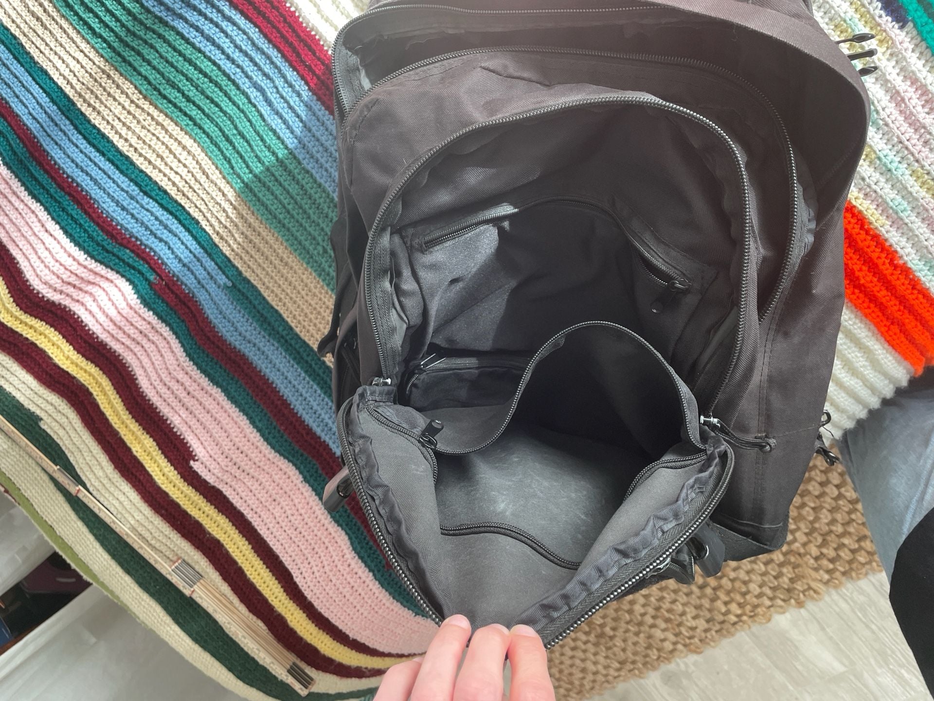 SOC Sandpiper of California Bugout Bag Tactical Backpack Black 5016 Black
Utility 
Hiking
Military 
All purpose 
Tactical 
Zipper 8