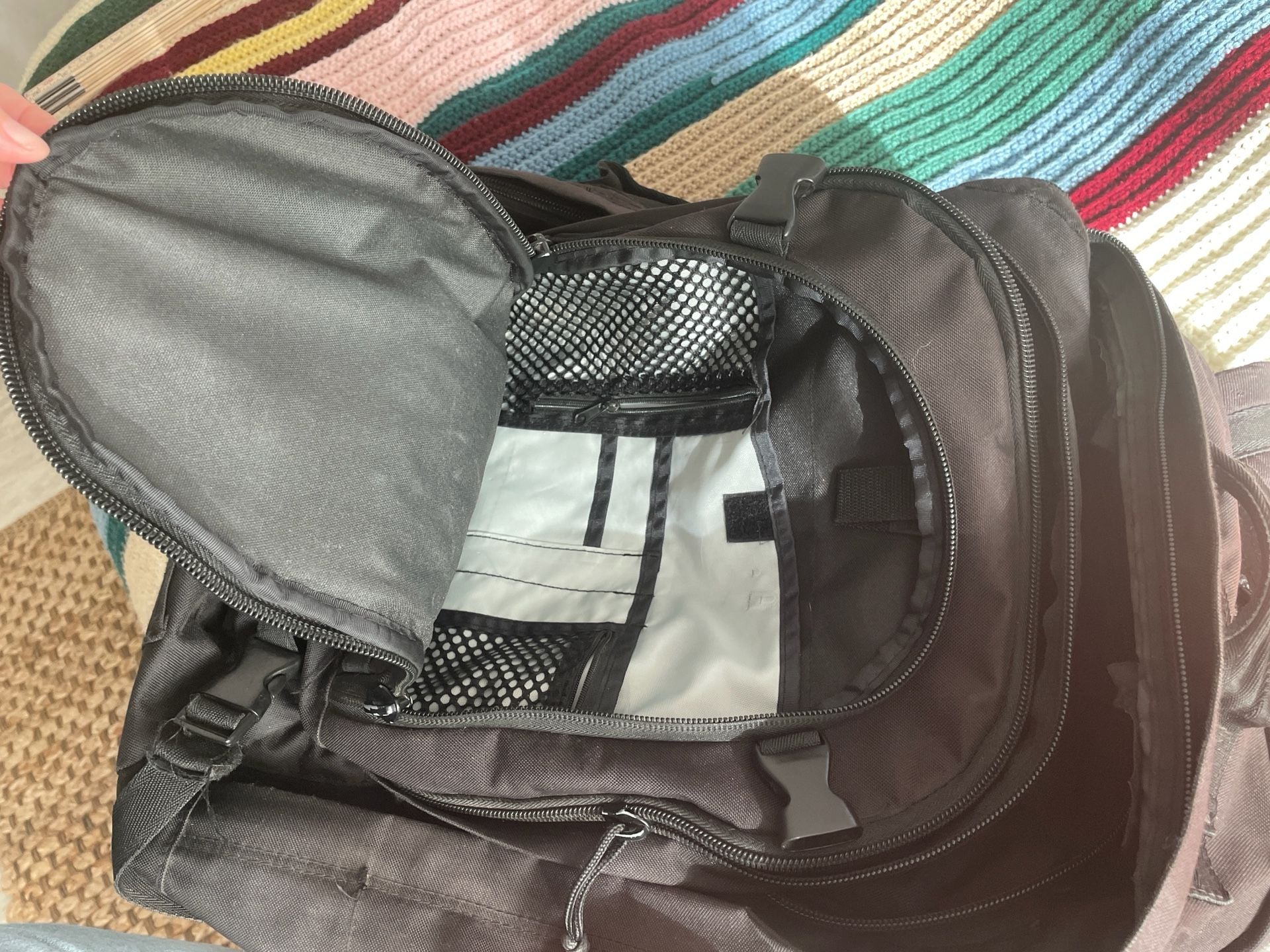 SOC Sandpiper of California Bugout Bag Tactical Backpack Black 5016 Black
Utility 
Hiking
Military 
All purpose 
Tactical 
Zipper 9