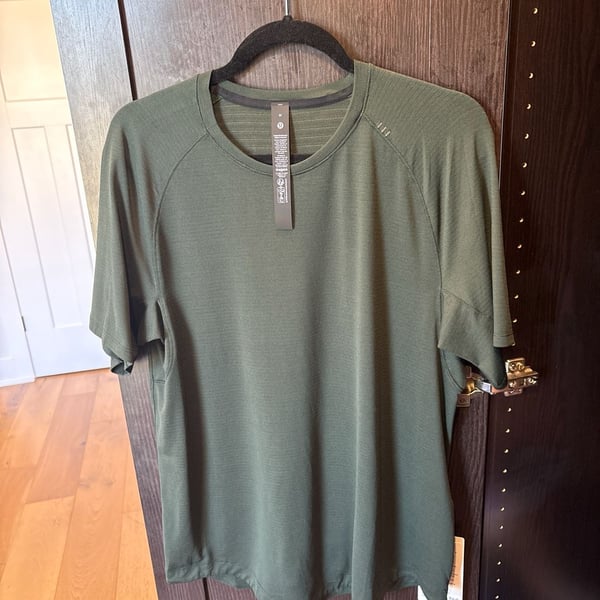 lululemon License to Train Short Sleeve Shirt in Dark Forest