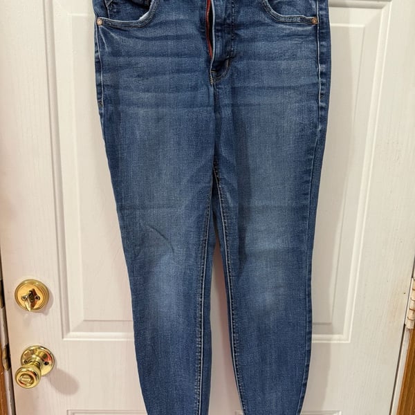 maurices High-Rise Super Skinny Distressed Hem Jeans Size 8 Short