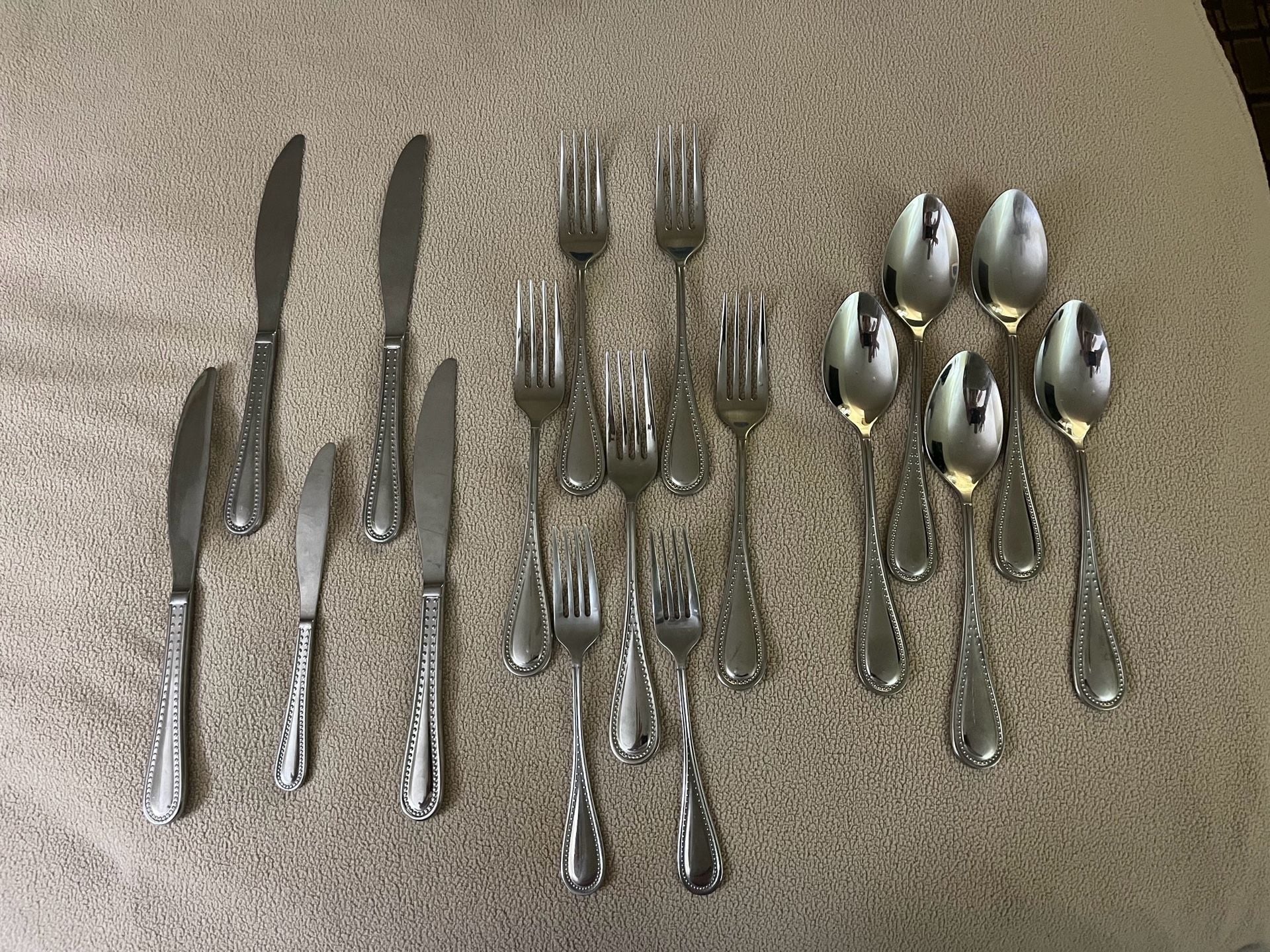 Gourmet Settings Promise 18/10 Stainless Steel Beaded Flatware 17-Piece Set 1