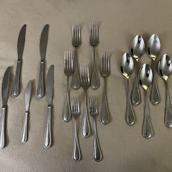 Gourmet Settings Promise 18/10 Stainless Steel Beaded Flatware 17-Piece Set