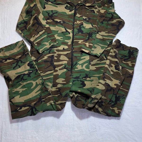 Vintage Game Winner Sportswear Woodland Camo Hunting Coveralls Jumpsuit XL