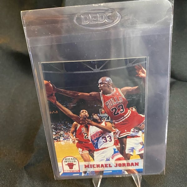 1993-94 NBA Hoops Michael Jordan #28 Chicago Bulls Basketball Card