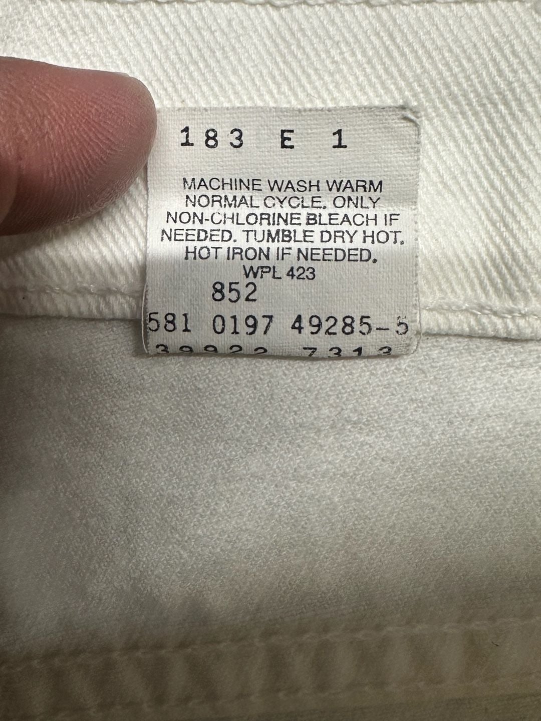 Vintage Levi's 922 Orange Tab White Denim Shorts, Size 16 (XL) — Made in USA 6