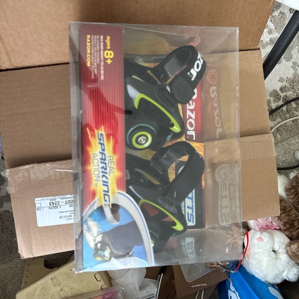 Razor Jetts Heel Wheels Adjustable Skates with Real Sparking Action, Green/Black