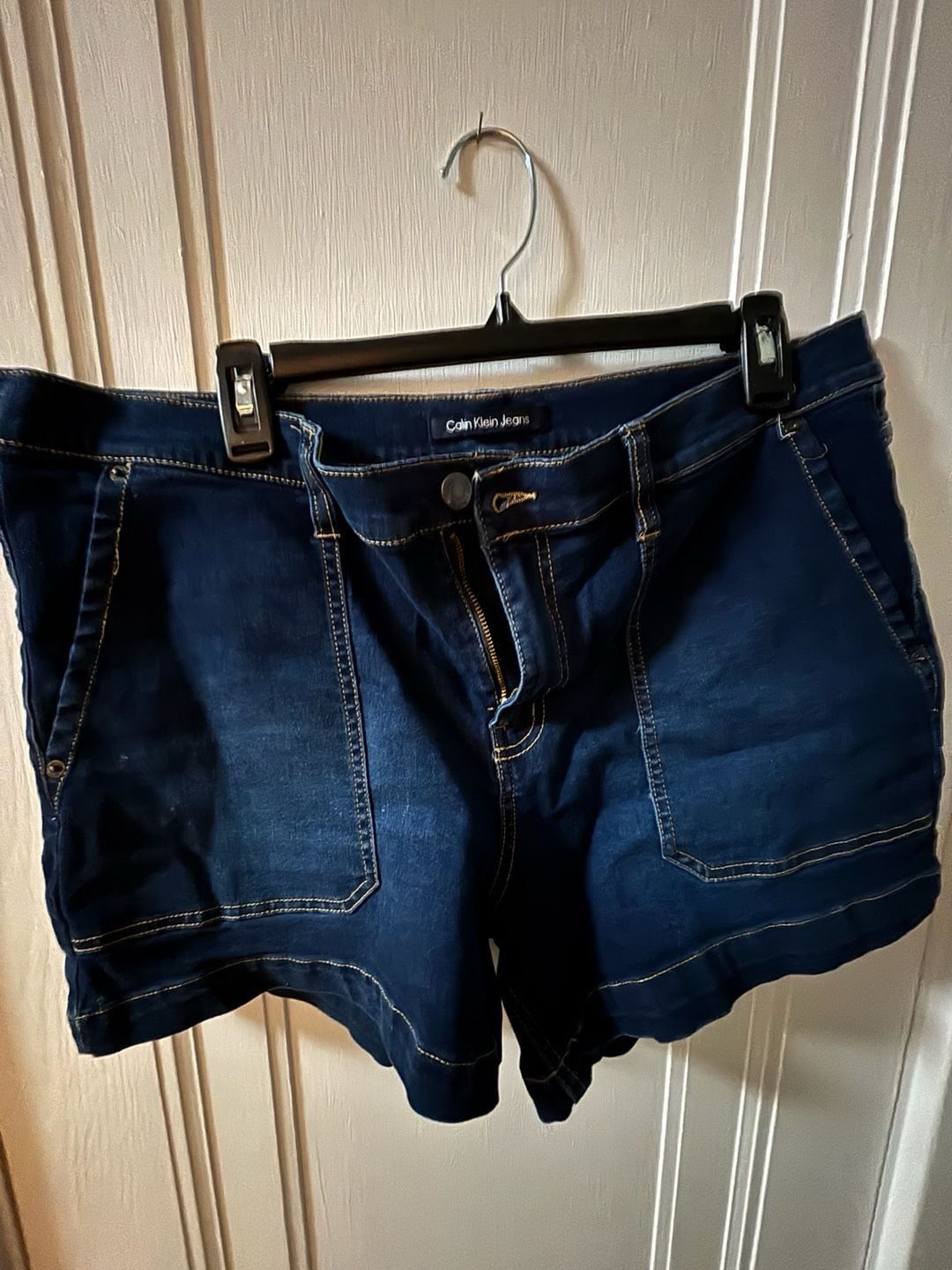 Calvin Klein Jeans Women's High Rise Dark Wash Utility Denim Shorts Size 32 4