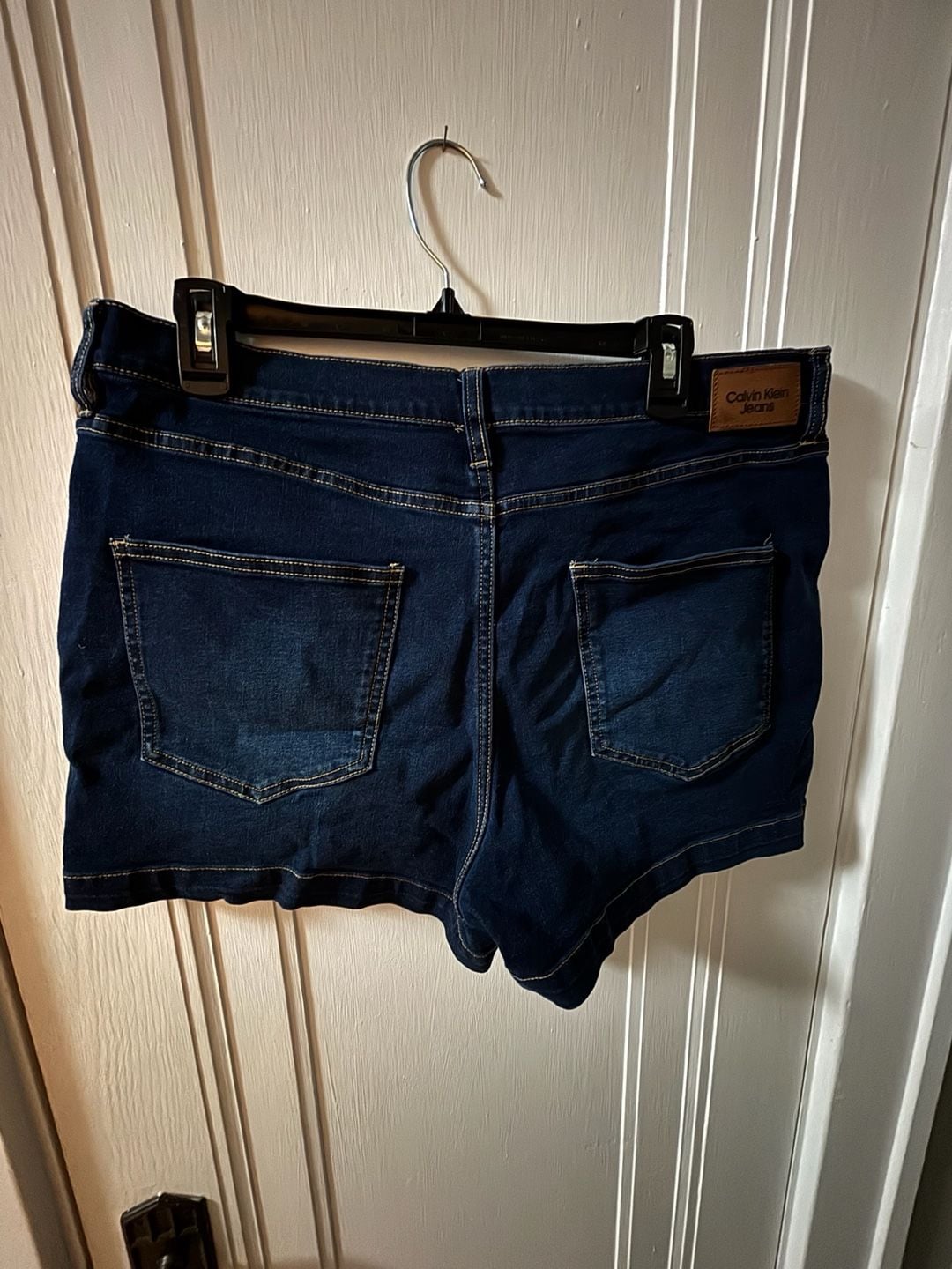 Calvin Klein Jeans Women's High Rise Dark Wash Utility Denim Shorts Size 32 6