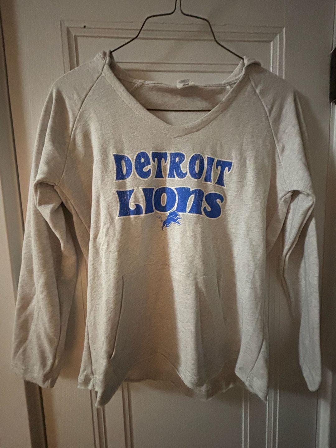 NFL Team Apparel Women's Detroit Lions Slouchy Sweatshirt 2
