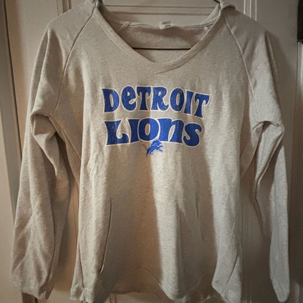 NFL Team Apparel Women's Detroit Lions Slouchy Sweatshirt