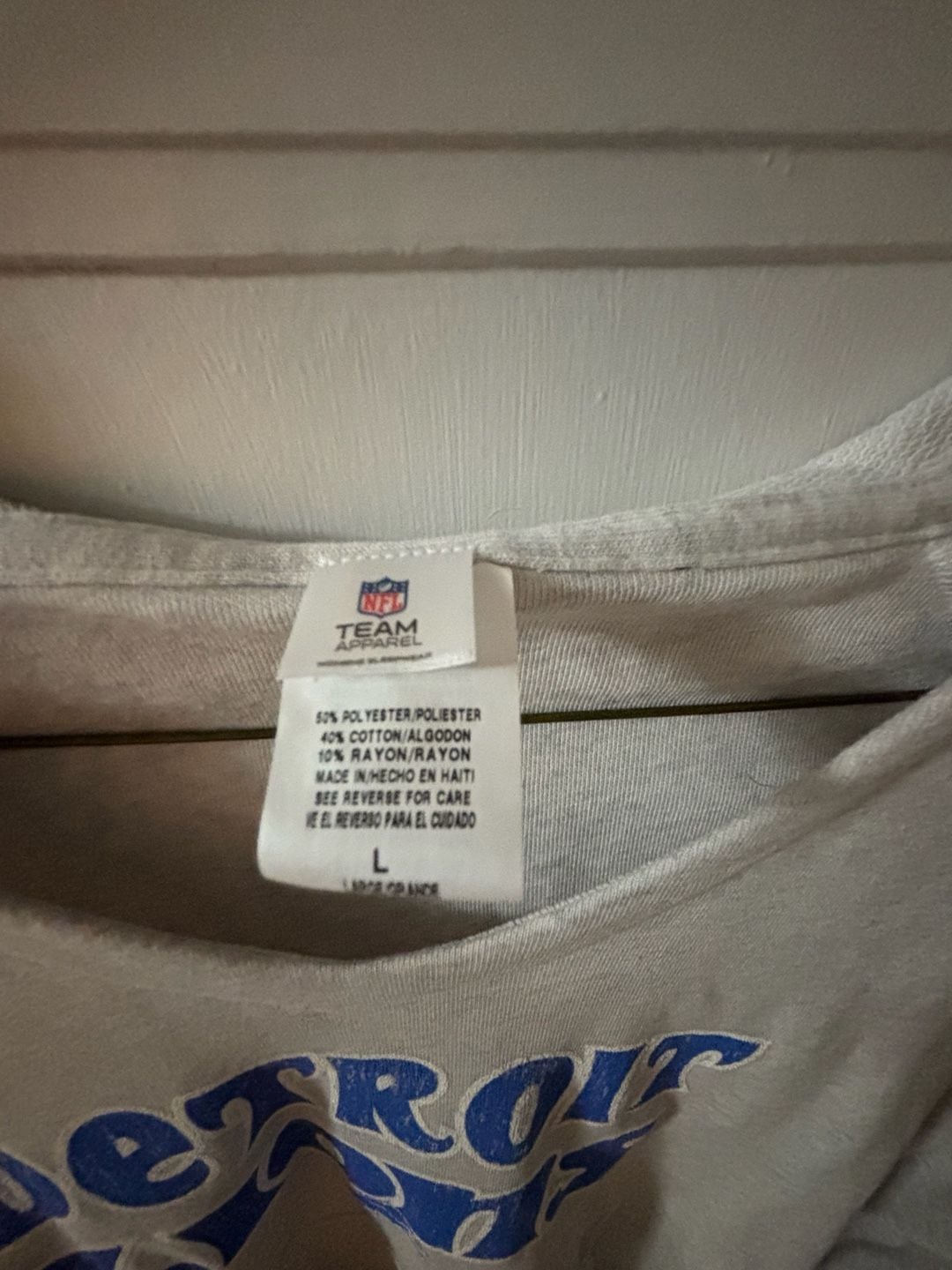 NFL Team Apparel Women's Detroit Lions Slouchy Sweatshirt 4