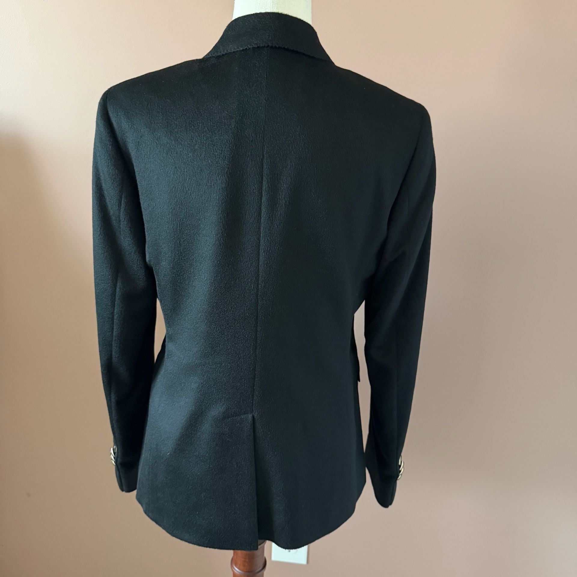 Women’s Brooks Brothers 346 100% Cashmere 2-Button Blazer Black Size 6
3