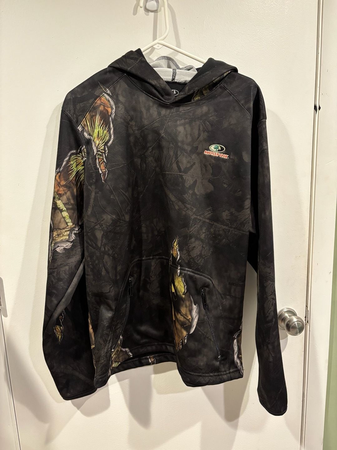 Mossy Oak Eclipse Men's Performance Hunting Hoodie with Built-in Neck Gaiter 2