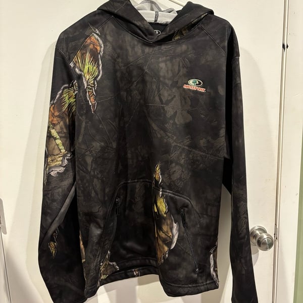 Mossy Oak Eclipse Men's Performance Hunting Hoodie with Built-in Neck Gaiter