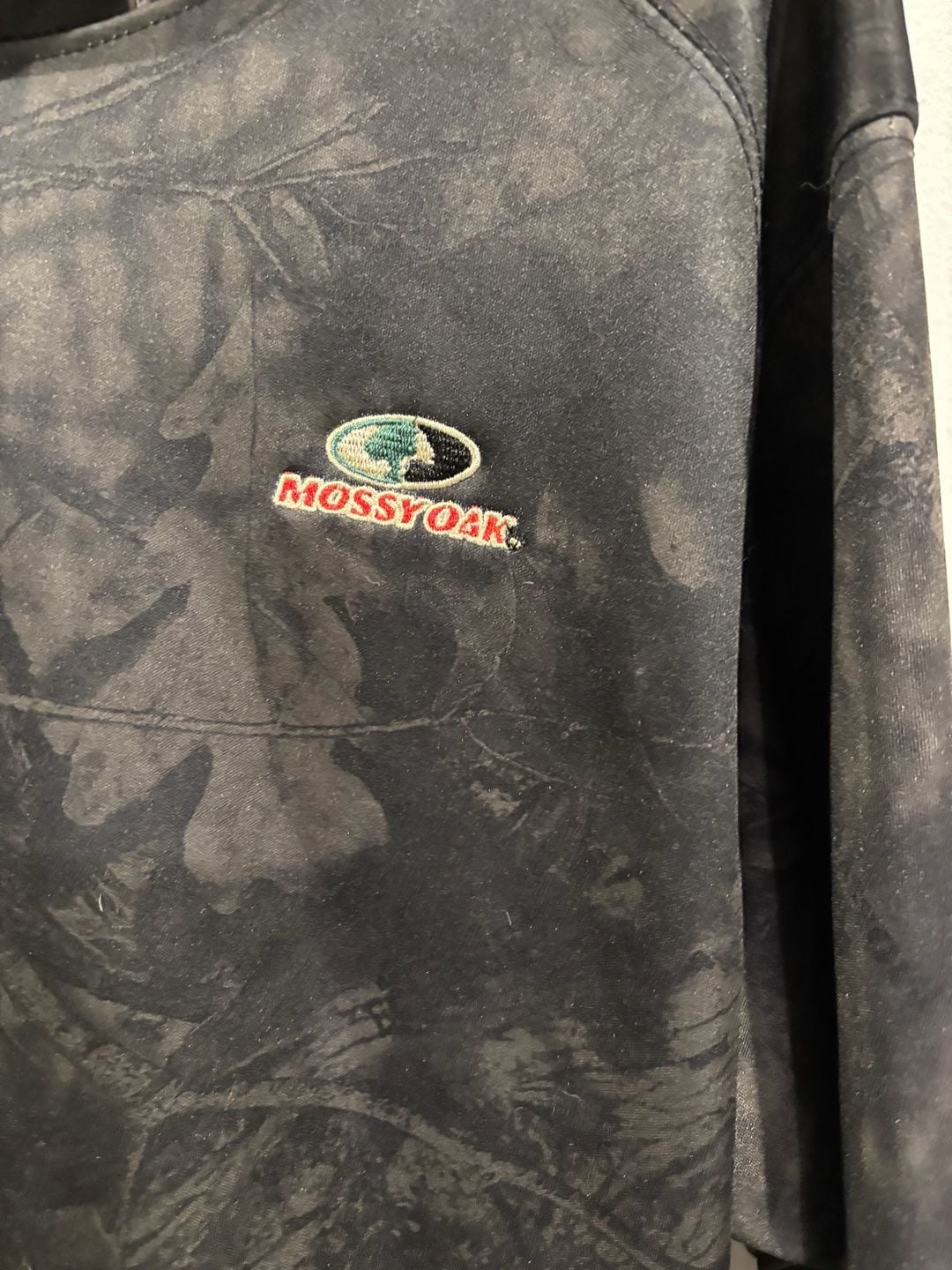 Mossy Oak Eclipse Men's Performance Hunting Hoodie with Built-in Neck Gaiter 3