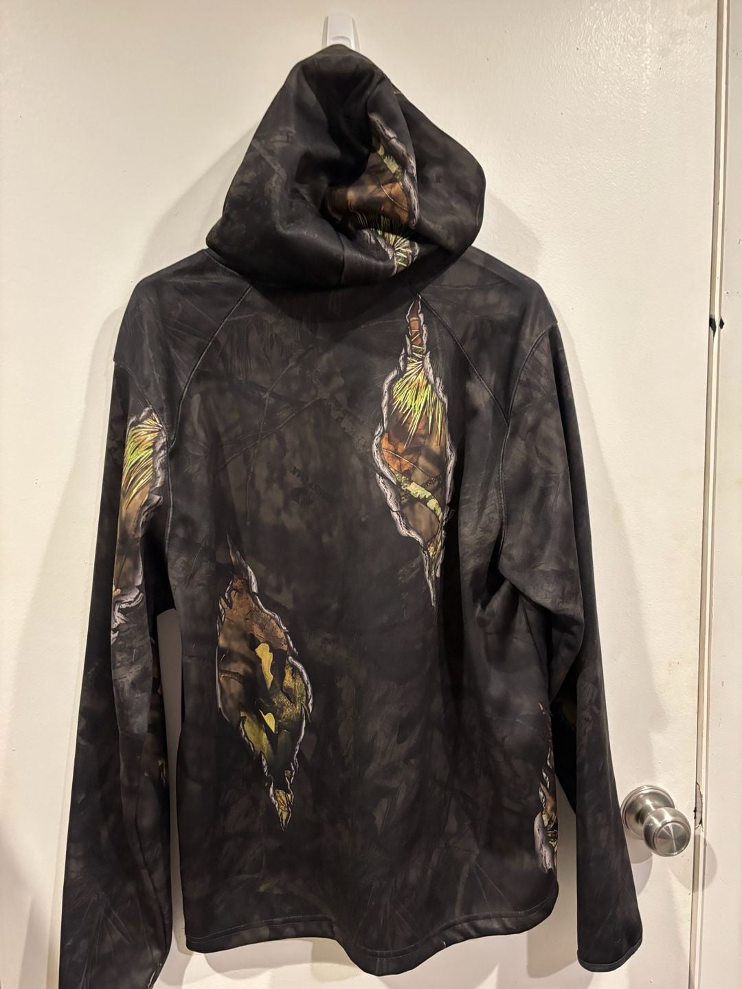 Mossy Oak Eclipse Men's Performance Hunting Hoodie with Built-in Neck Gaiter 4