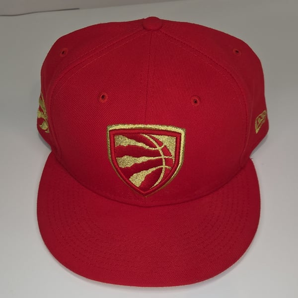 New Era Toronto Raptors NBA 59FIFTY Fitted Hat Red Gold Shield Logo Size 7 5/8