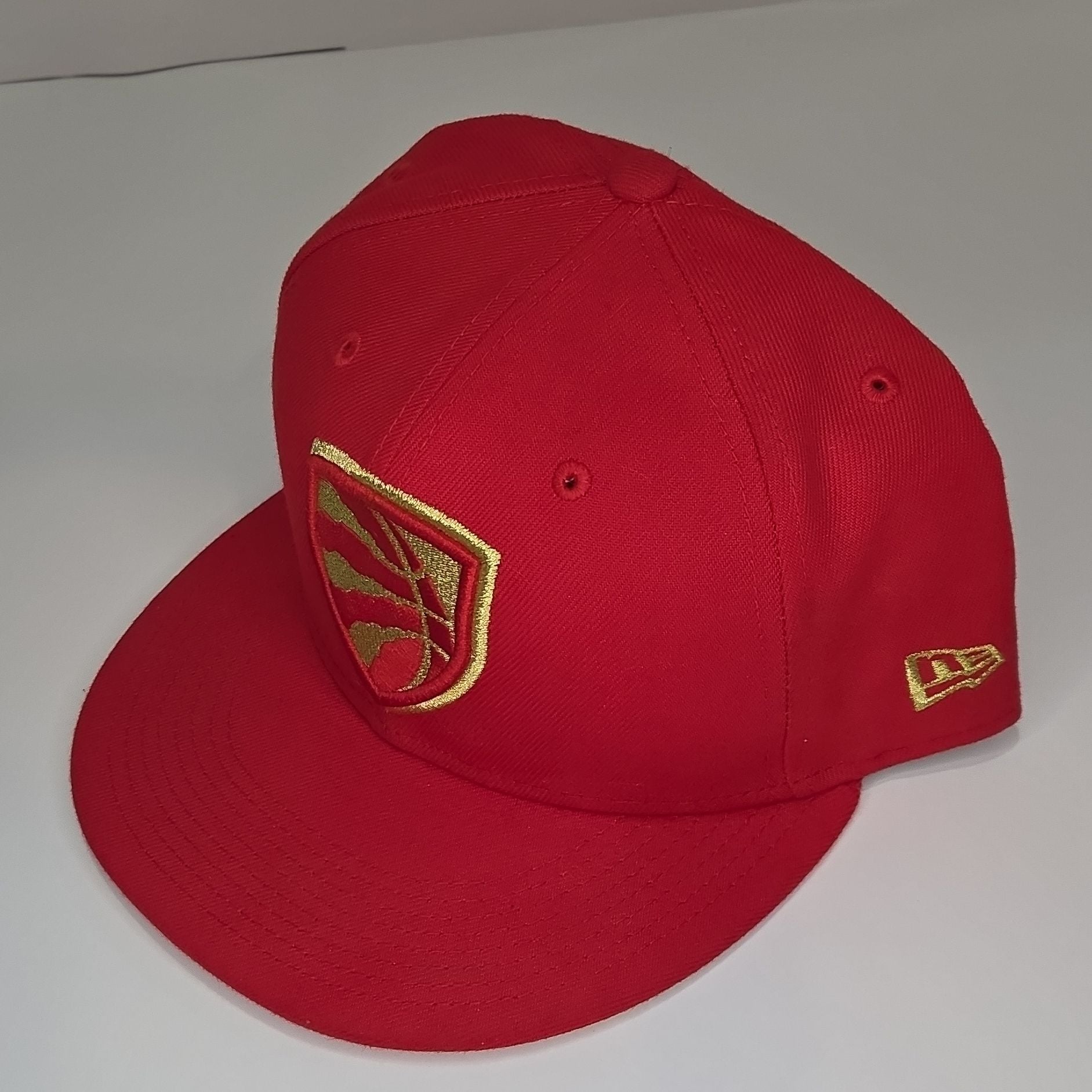 New Era Toronto Raptors NBA 59FIFTY Fitted Hat Red Gold Shield Logo Size 7 5/8 3