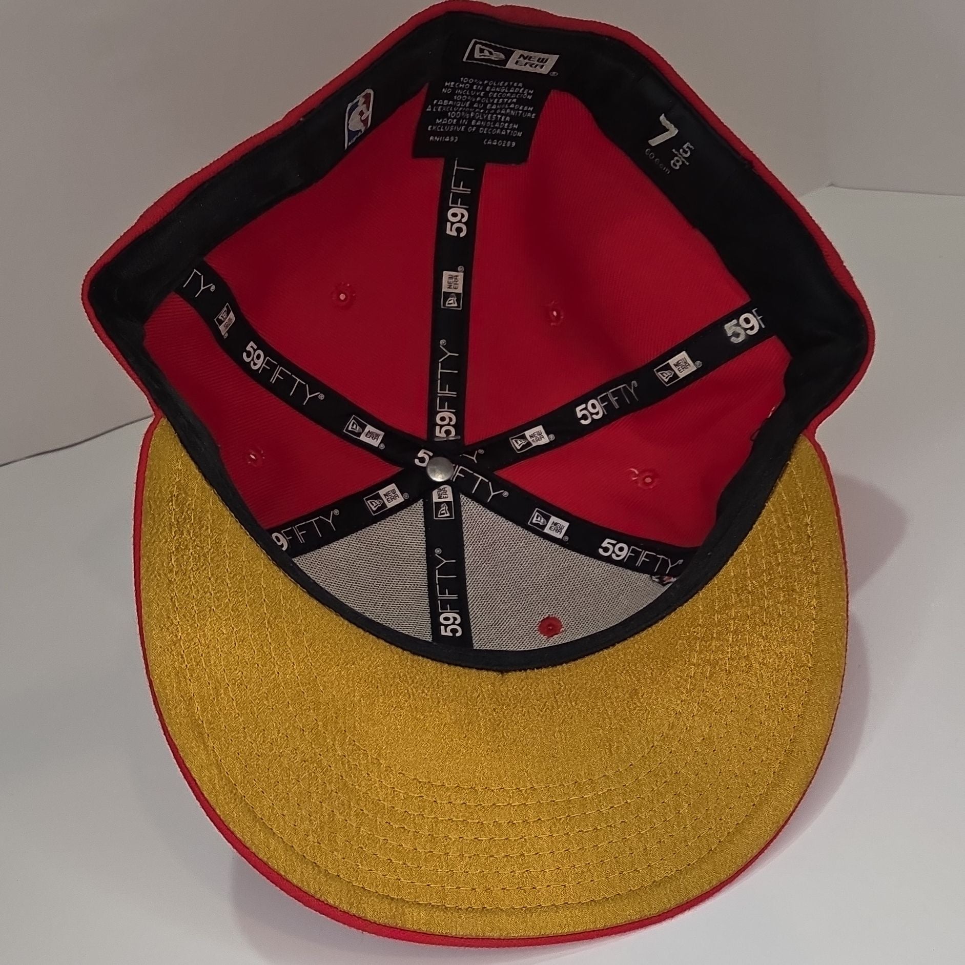 New Era Toronto Raptors NBA 59FIFTY Fitted Hat Red Gold Shield Logo Size 7 5/8 7