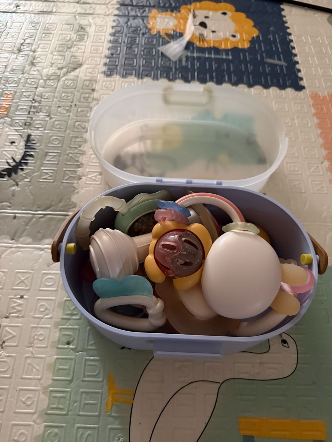 Cuterabit 13-Piece Baby Rattle and Teething Toy Set with Storage Case 1