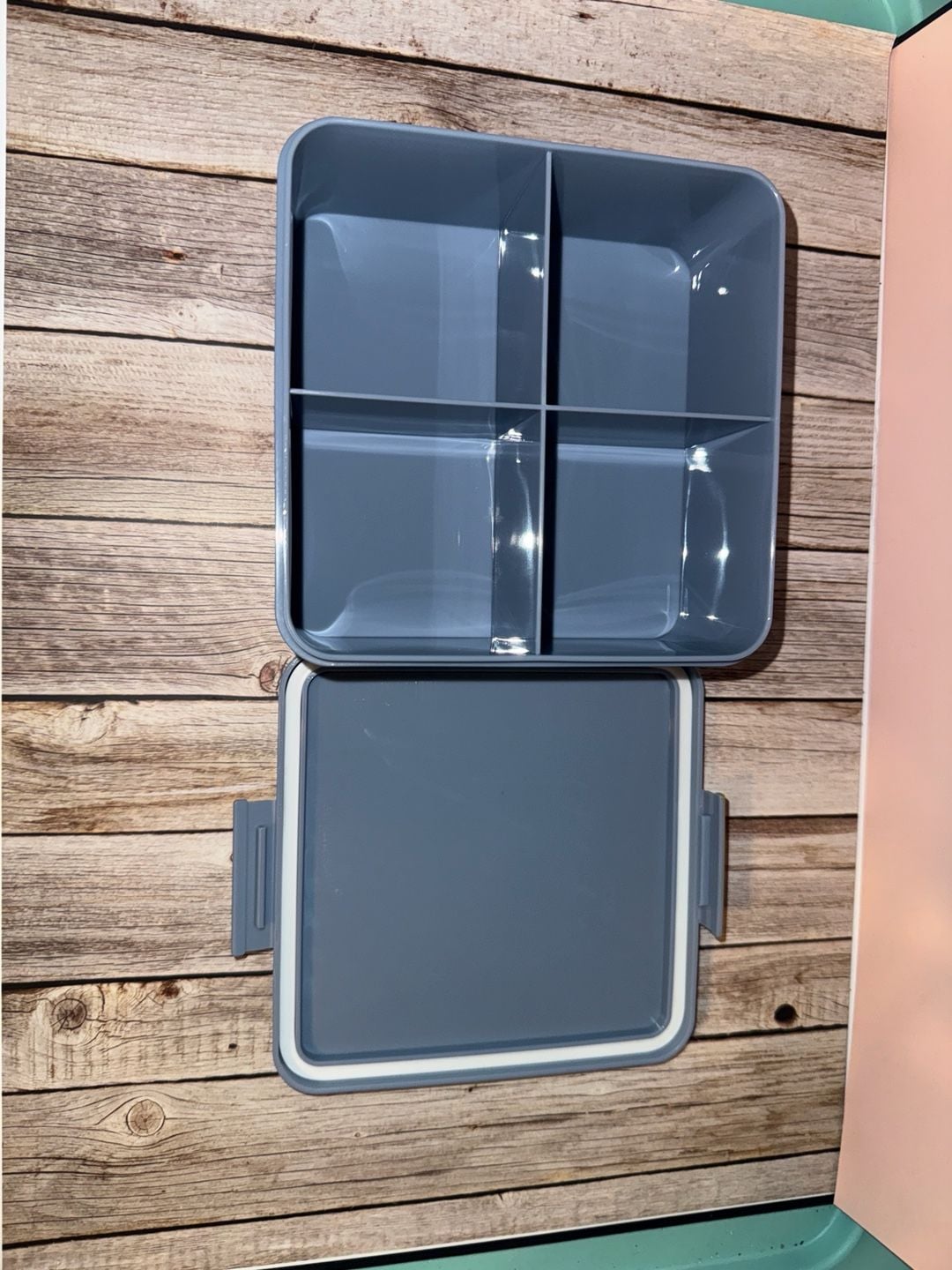 3- Target Bullseye Playground Grey Robot Face Bento Box Food Containers 2