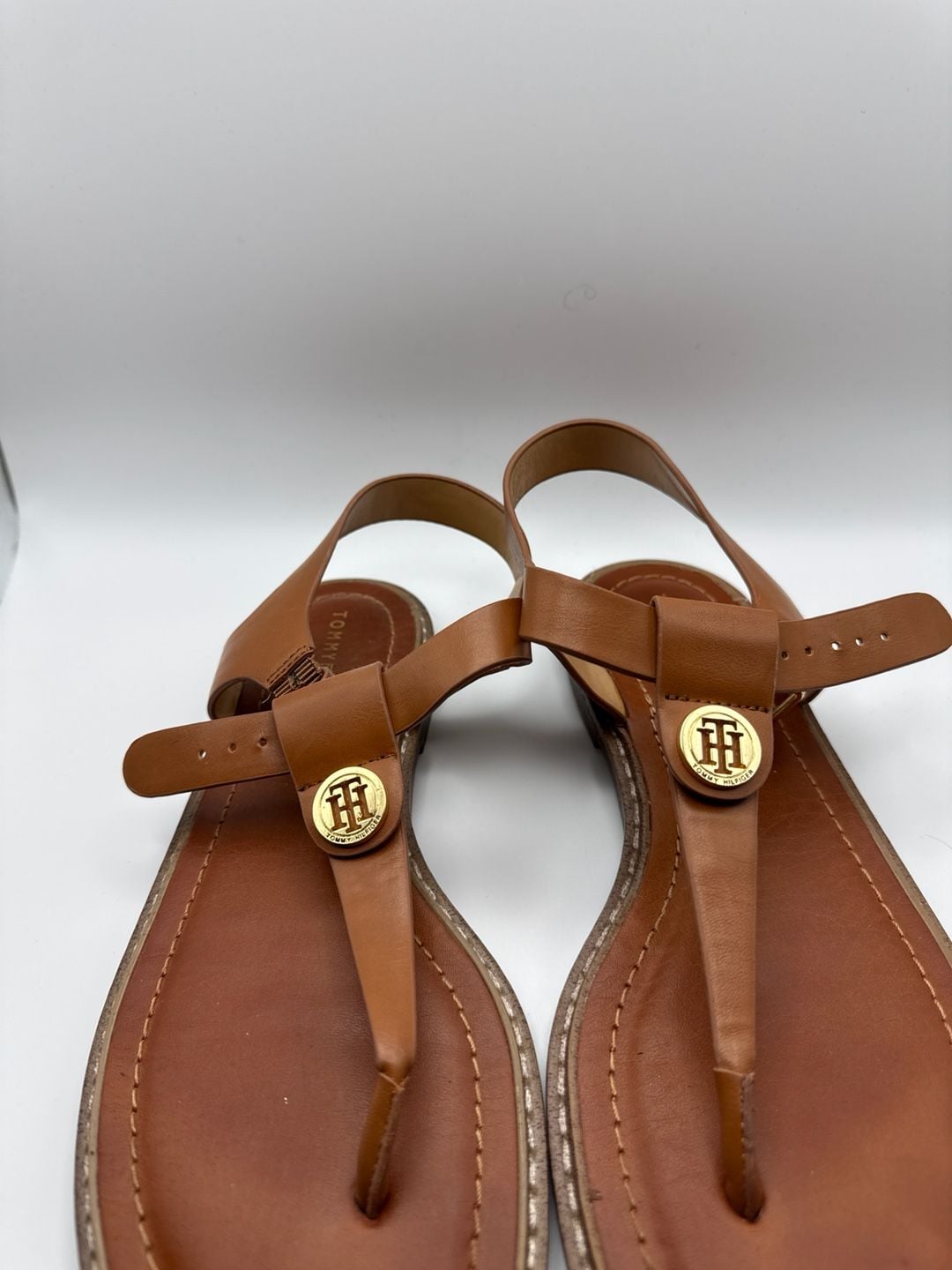 Tommy Hilfiger Bennia Brown Leather T-Strap Thong Sandals with Gold Logo Medallion 4