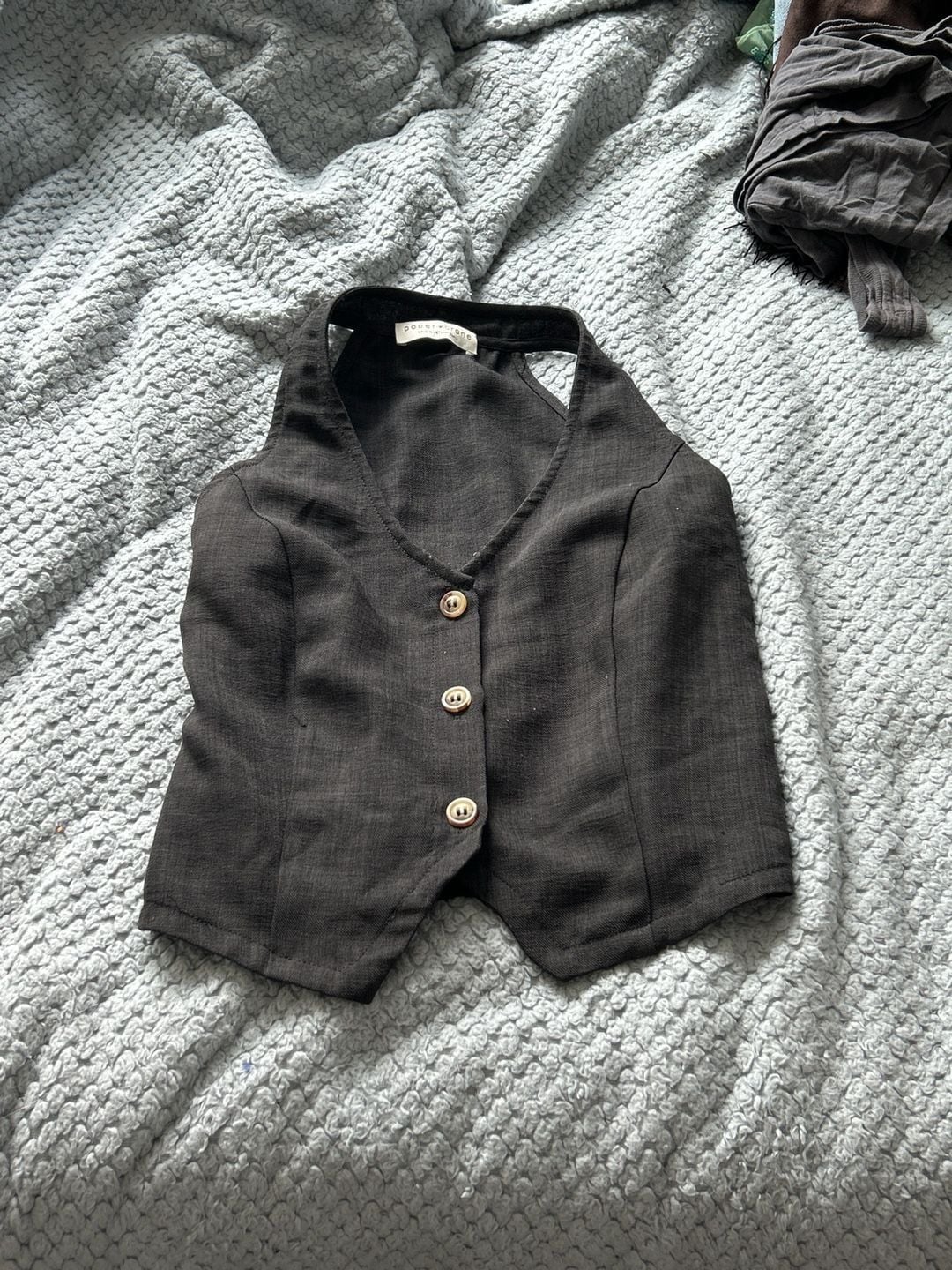 Paper Crane Women's Black Linen-Blend Halter Neck Button-Up Vest 2