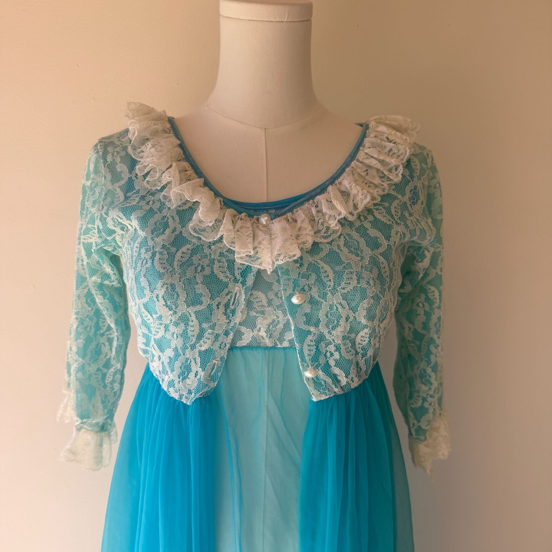 Vintage 1960s Belle Smith Turquoise Nylon Peignoir Set Lace Dress and Sheer Robe 3
