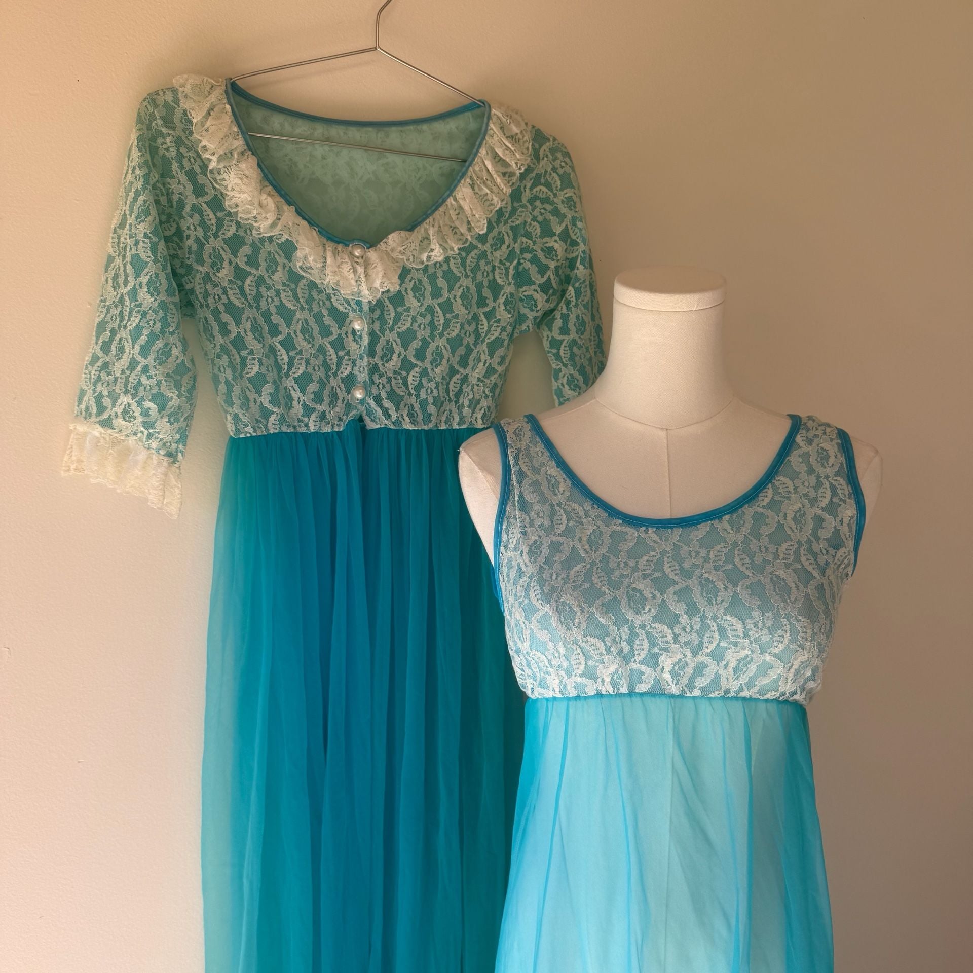 Vintage 1960s Belle Smith Turquoise Nylon Peignoir Set Lace Dress and Sheer Robe 5