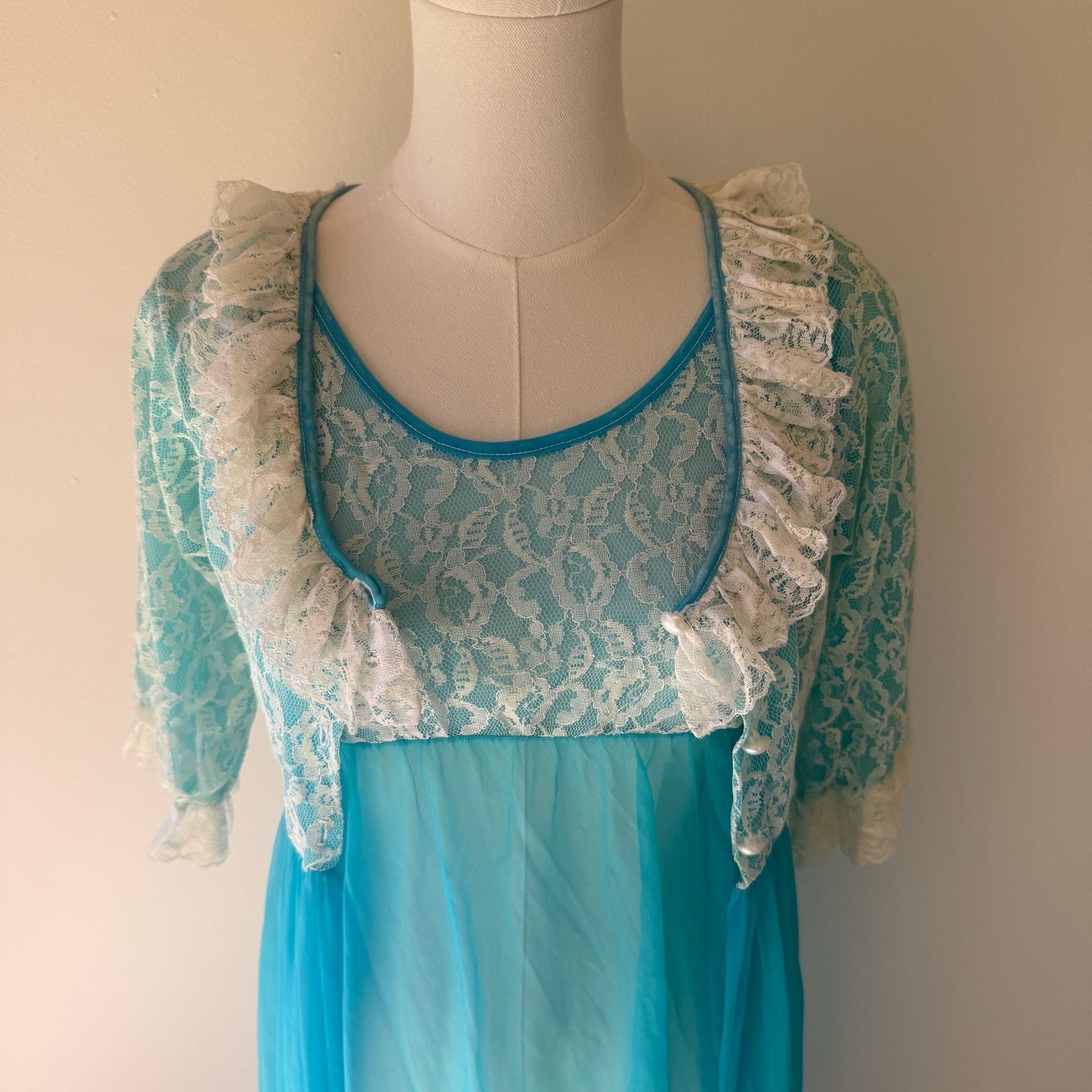 Vintage 1960s Belle Smith Turquoise Nylon Peignoir Set Lace Dress and Sheer Robe 7