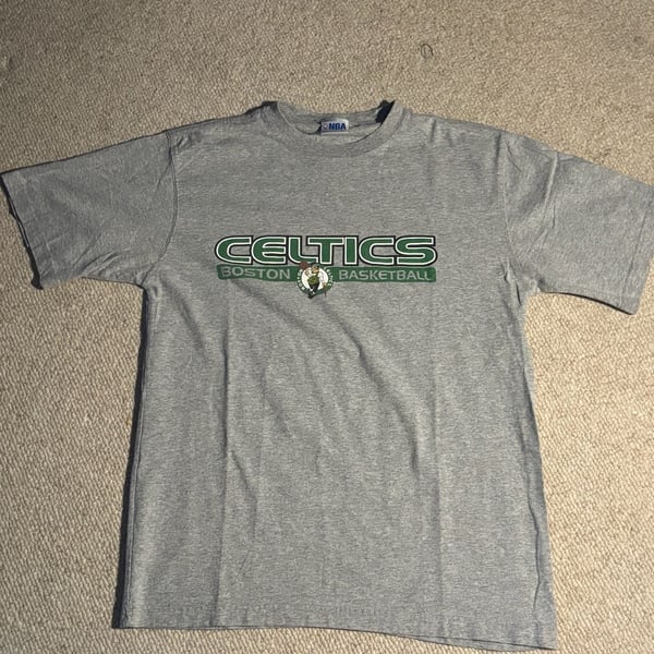Vintage Official NBA Merchandise Boston Celtics Basketball Graphic Gray T-Shirt Size L