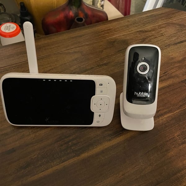 Hubble Connected Nursery Pal Cloud 5-Inch Smart HD Wi-Fi Baby Monitor with Night Light