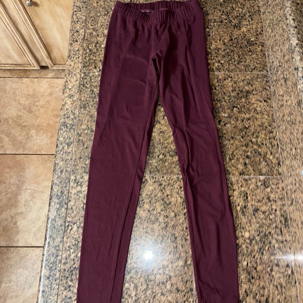 Aeropostale Women's Solid Elastic Waist Leggings in Maroon - Size XS