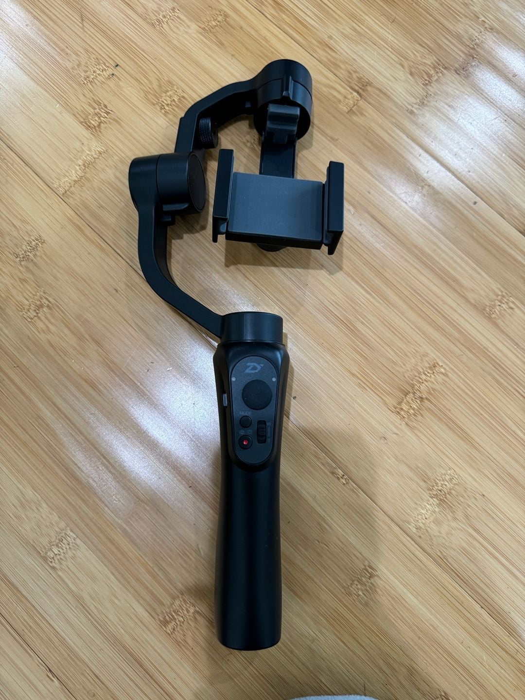 Zhiyun Smooth-Q 3-Axis Handheld Smartphone Gimbal Stabilizer with Carrying Case 3