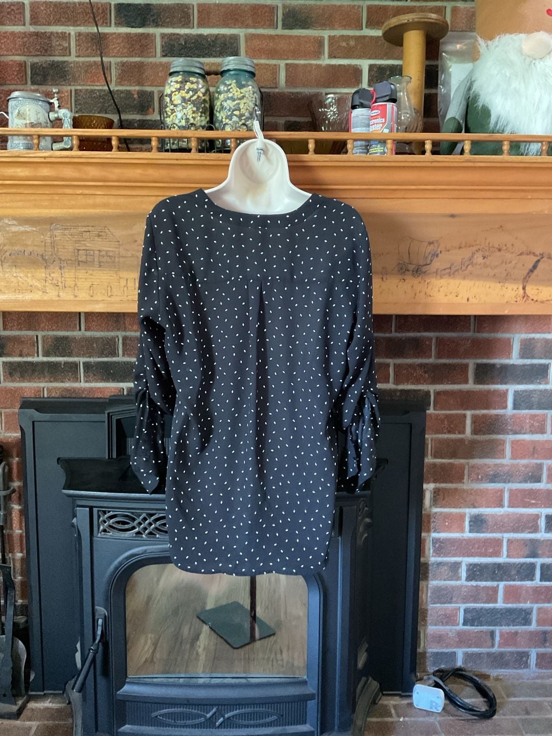 Express Black and White Dotted V-Neck 3/4 Roll-Tab Sleeve Blouse 3