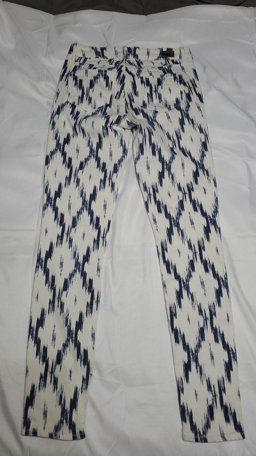 Paige Verdugo Ultra Skinny Jeans Blue White Ikat Print Size 28 5