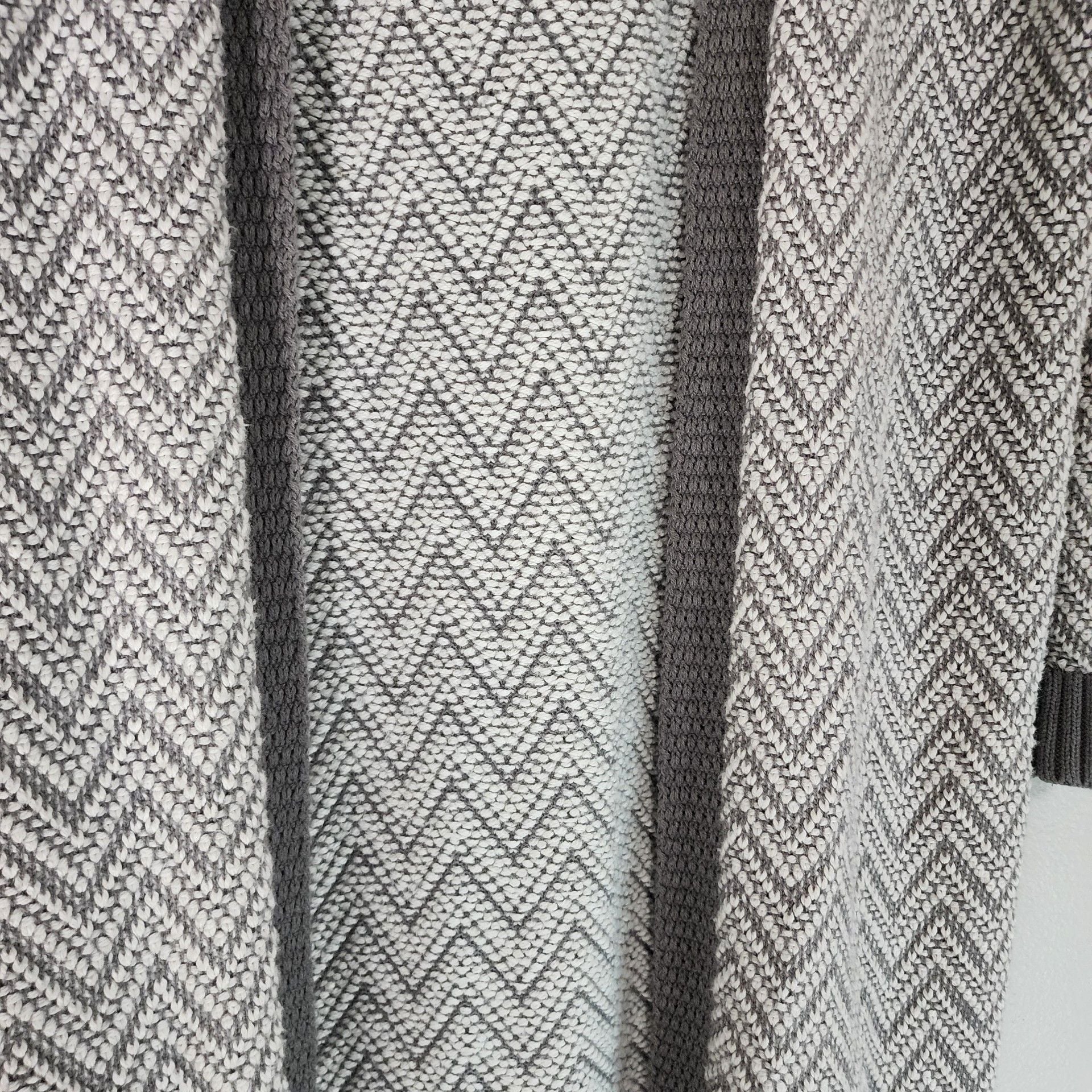 Aerie Chevron Long Open Front Cardigan Sweater Grey White Size M 4