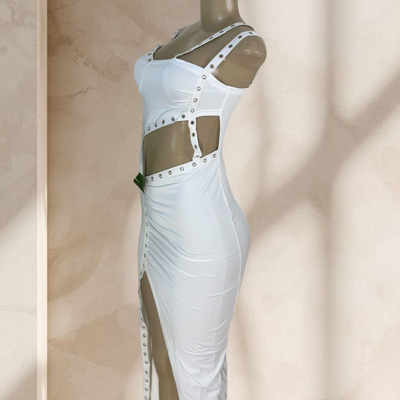 White Cutout Midi Dress – One Sleeve Bodycon Stud Detail Side Slit Sexy ✧ S
3