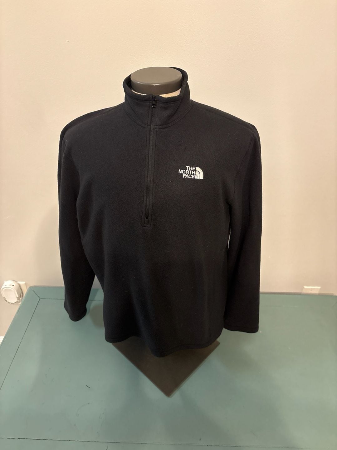 The North Face Men's Large TKA Glacier Quarter-Zip Fleece Pullover - Black 2